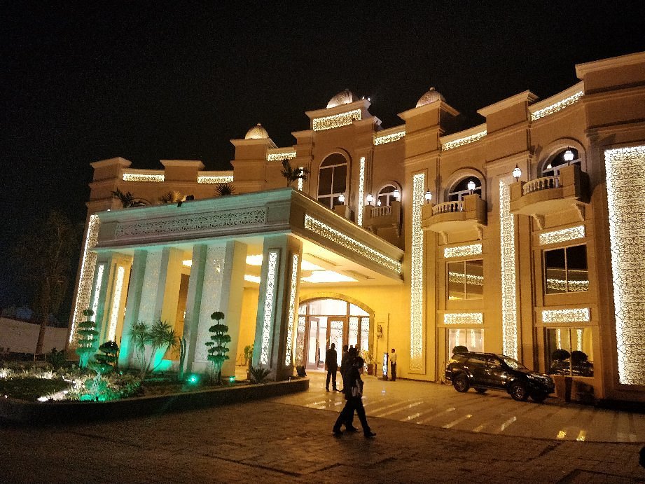 Dehradun to Meerut Taxi