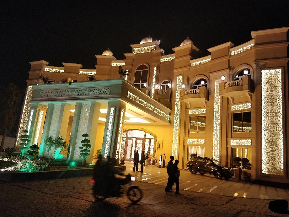 Dehradun to Meerut Taxi
